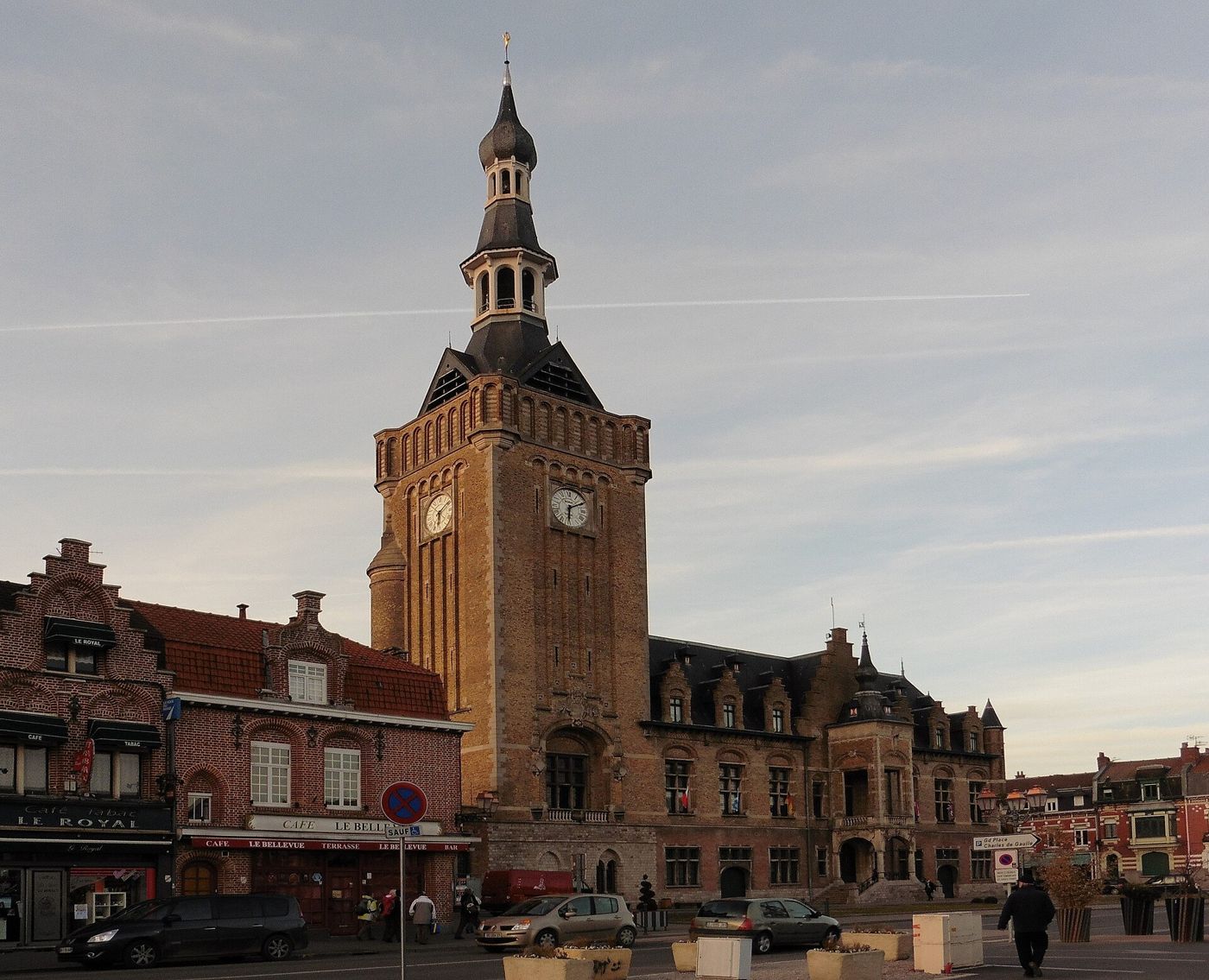 Le beffroi et la Grand-Place de Bailleul